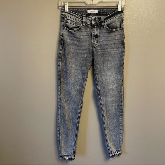 KanCan Signature Mid Rise Skinny Ankle Jeans Women's Size 26  Distressed Denim - Picture 1 of 14